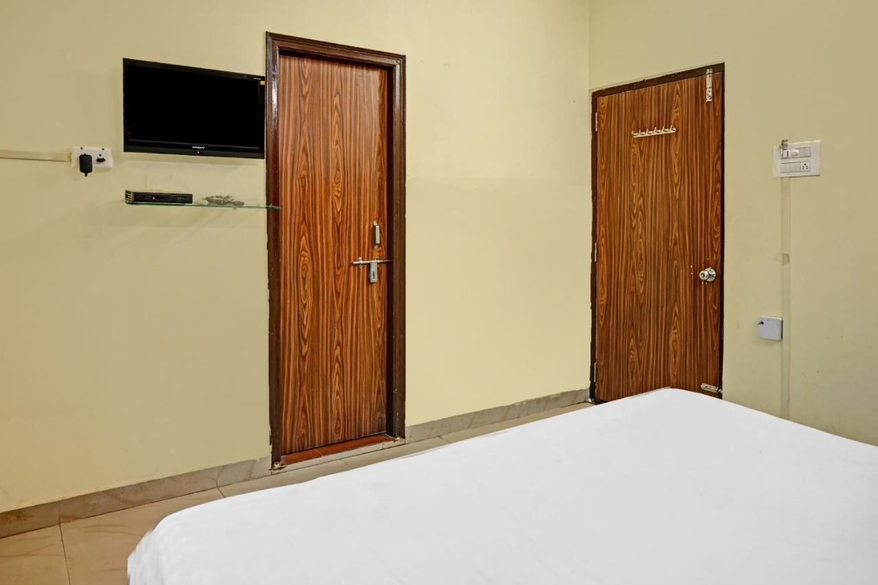 ורנאסי Oyo 7498 Hotel Aparajita מראה חיצוני תמונה